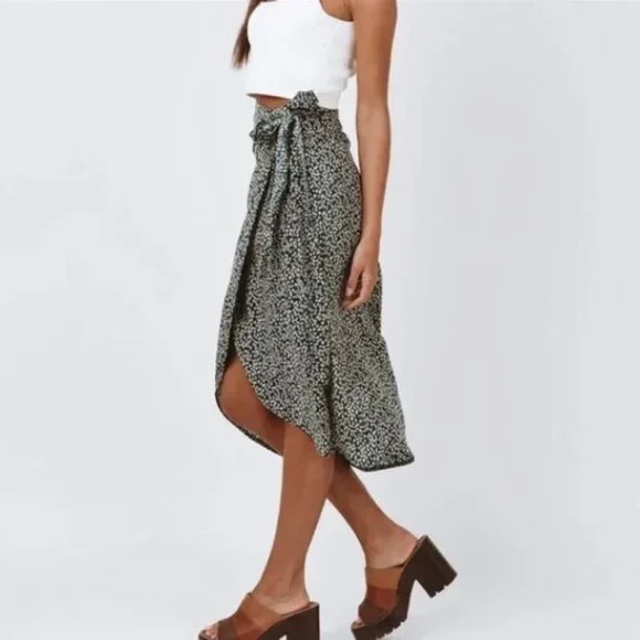 Princess Polly Green and White Floral Wrap Midi Skirt - Picture 4 of 6